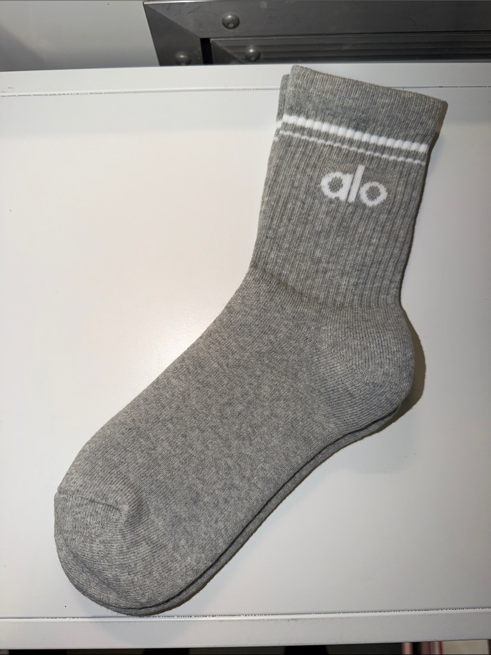 ALO Yoga Grey Crew Sock with White Logo Stripe unisex